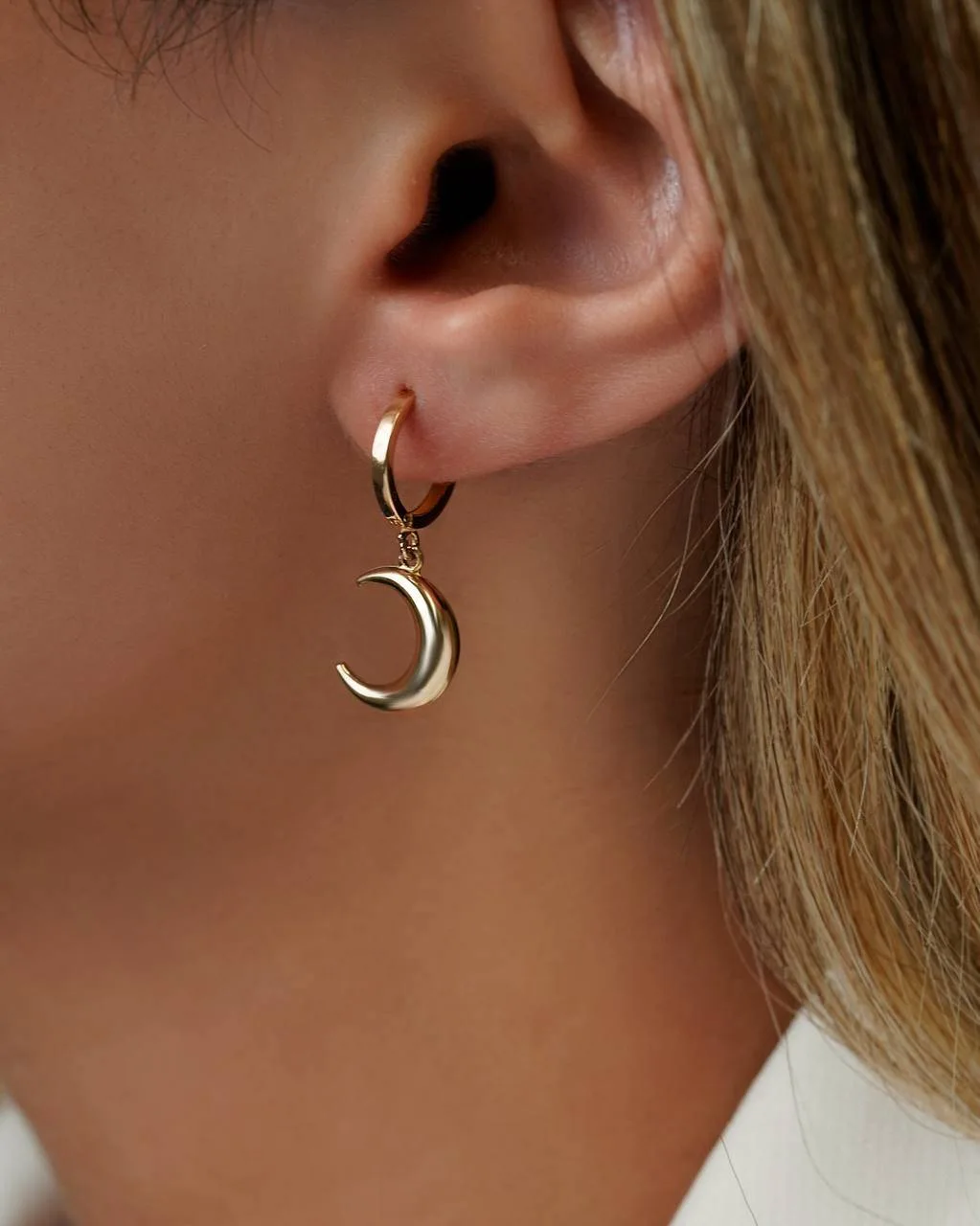 گوشواره طلا طرح حلقه ای با ماه